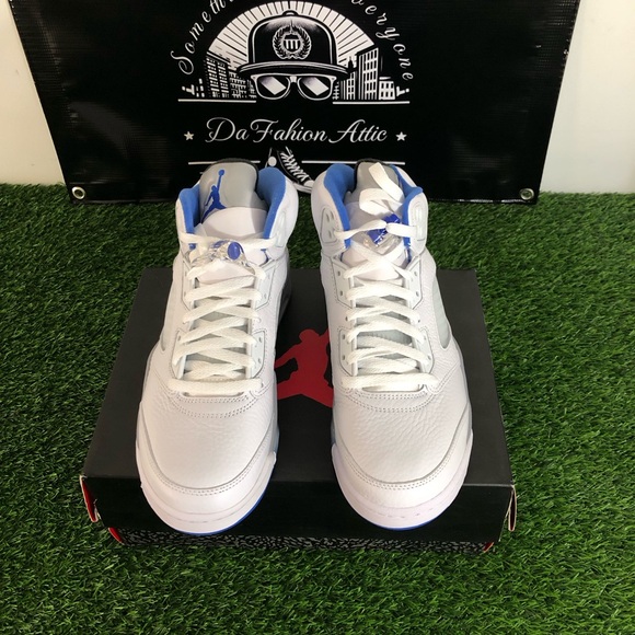 Jordan Men\'s White and Blue Sneakers